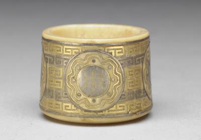 图片[3]-Ivory thumb ring with gold and silver inlay, with red sandalwood box, Qing dynasty, Qianlong reign (1736-1795)-China Archive